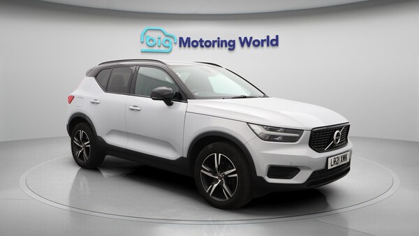 Used Volvo XC40 2021 for sale - 76179307: Photo 2