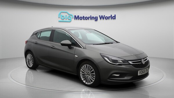 Used Vauxhall Astra 2018 for sale - 76295853: Photo 2