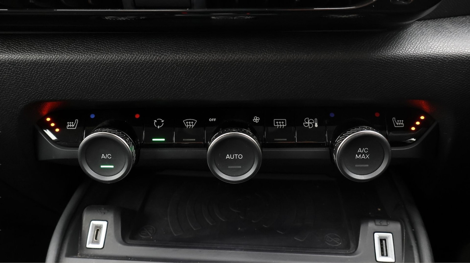 Used Citroen e-C4 2023 for sale - 77643923: Photo 12