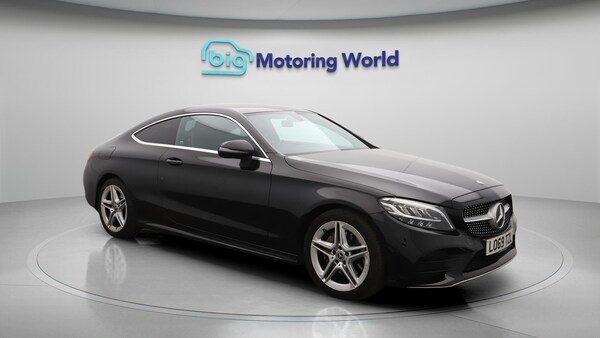 Used Mercedes-Benz C-Class 2019 for sale - 76214150: Photo 2