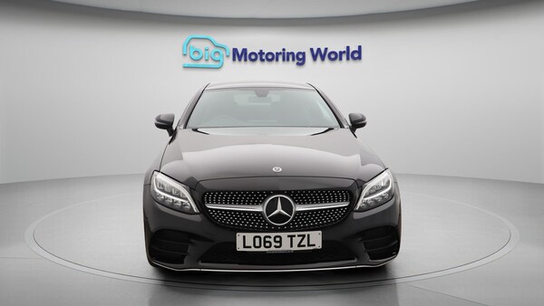 Used Mercedes-Benz C-Class 2019 for sale - 76214150: Photo 3