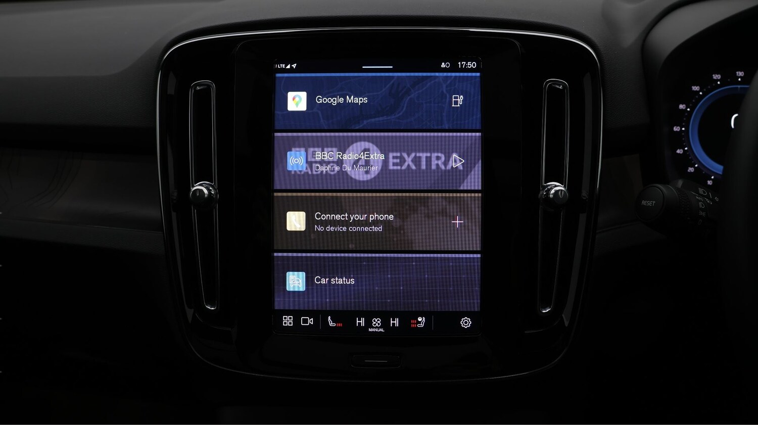 Used Volvo XC40 2024 for sale - 77579472: Photo 11