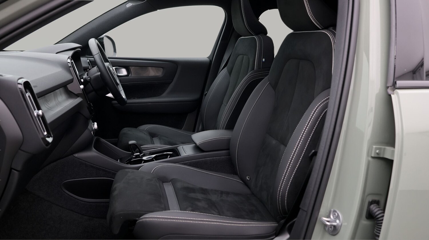 Used Volvo XC40 2024 for sale - 77579472: Photo 14