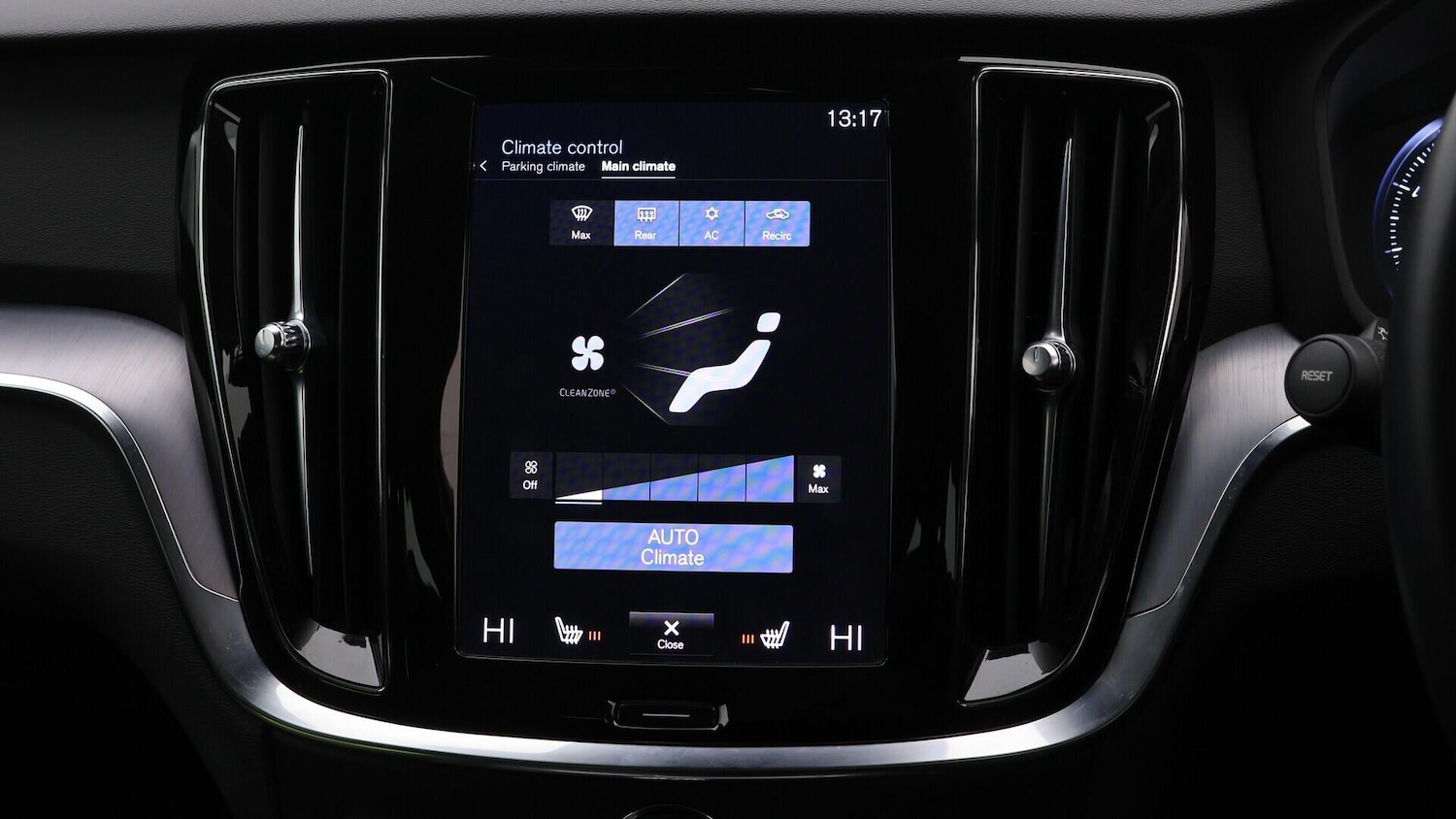 Used Volvo V60 2021 for sale - 76337373: Photo 13