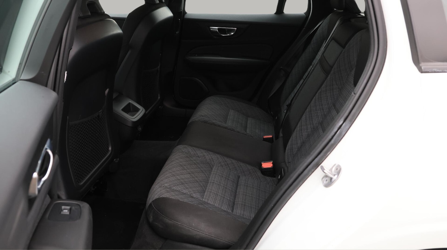 Used Volvo V60 2021 for sale - 76337373: Photo 17