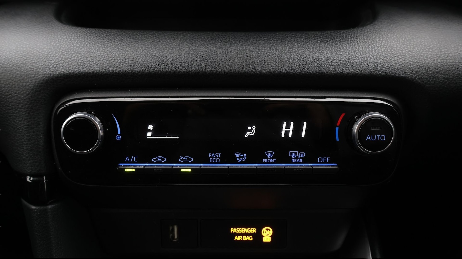 Used Toyota Yaris 2023 for sale - 77654431: Photo 12