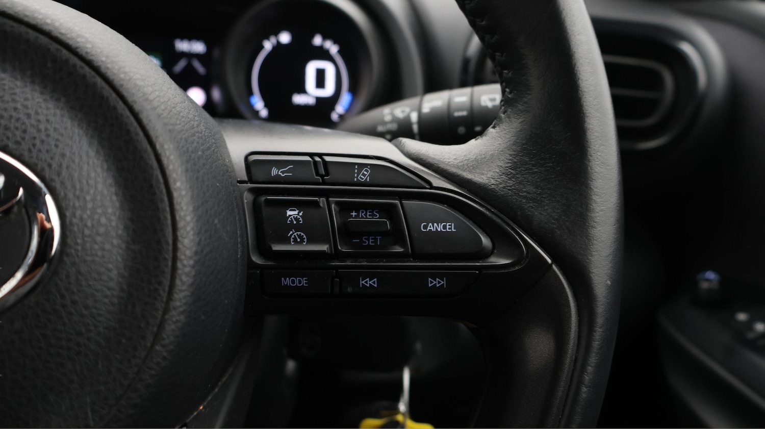 Used Toyota Yaris 2023 for sale - 77654431: Photo 25