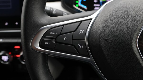 Used Renault Clio 2022 for sale - 76337393: Photo 25