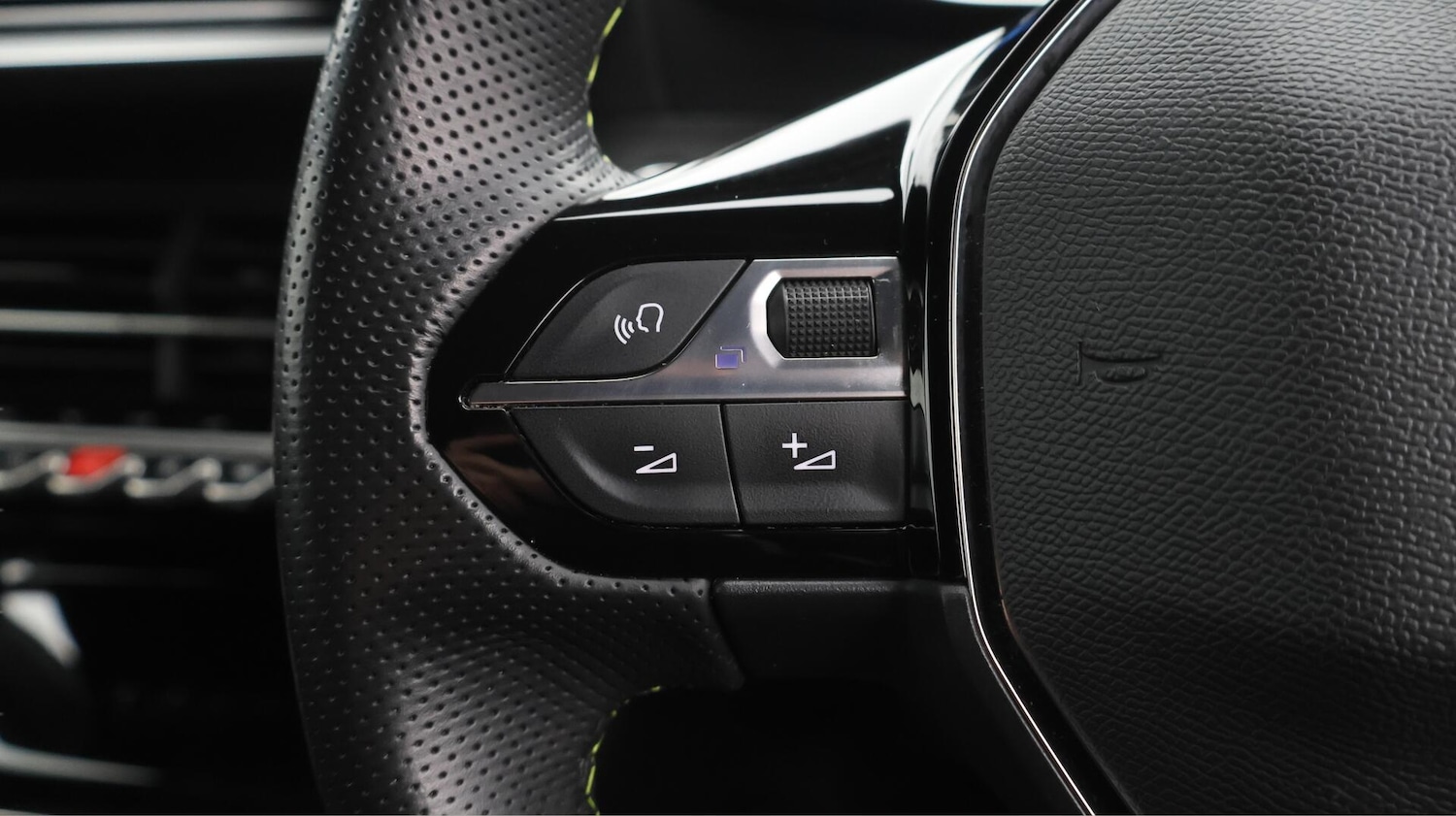 Used Peugeot 2008 2022 for sale - 76584145: Photo 26