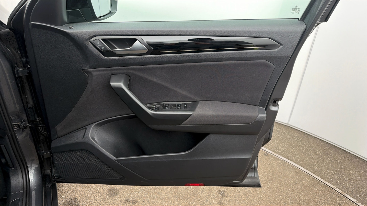 Used Volkswagen T-Roc 2021 for sale - 77989461: Photo 14