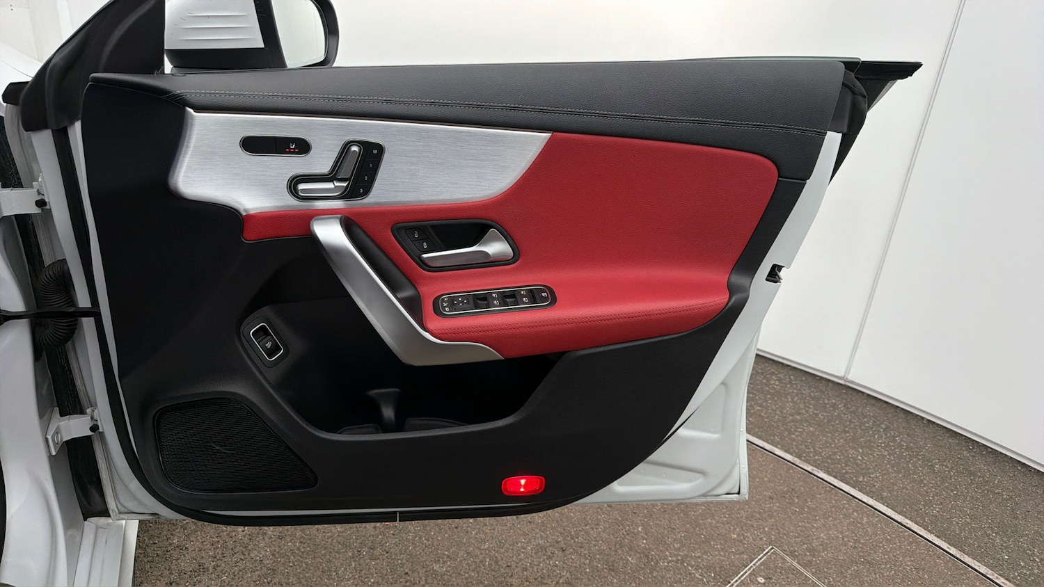 Used Mercedes-Benz CLA for sale - 77963008: Photo 14