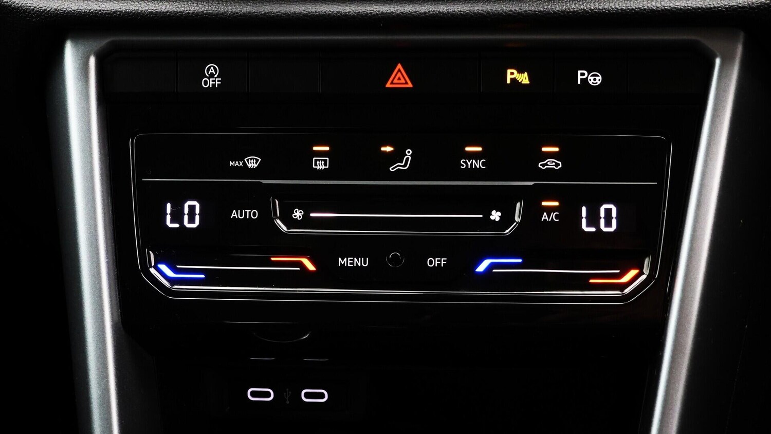 Used Volkswagen T-Roc for sale - 76728747: Photo 13