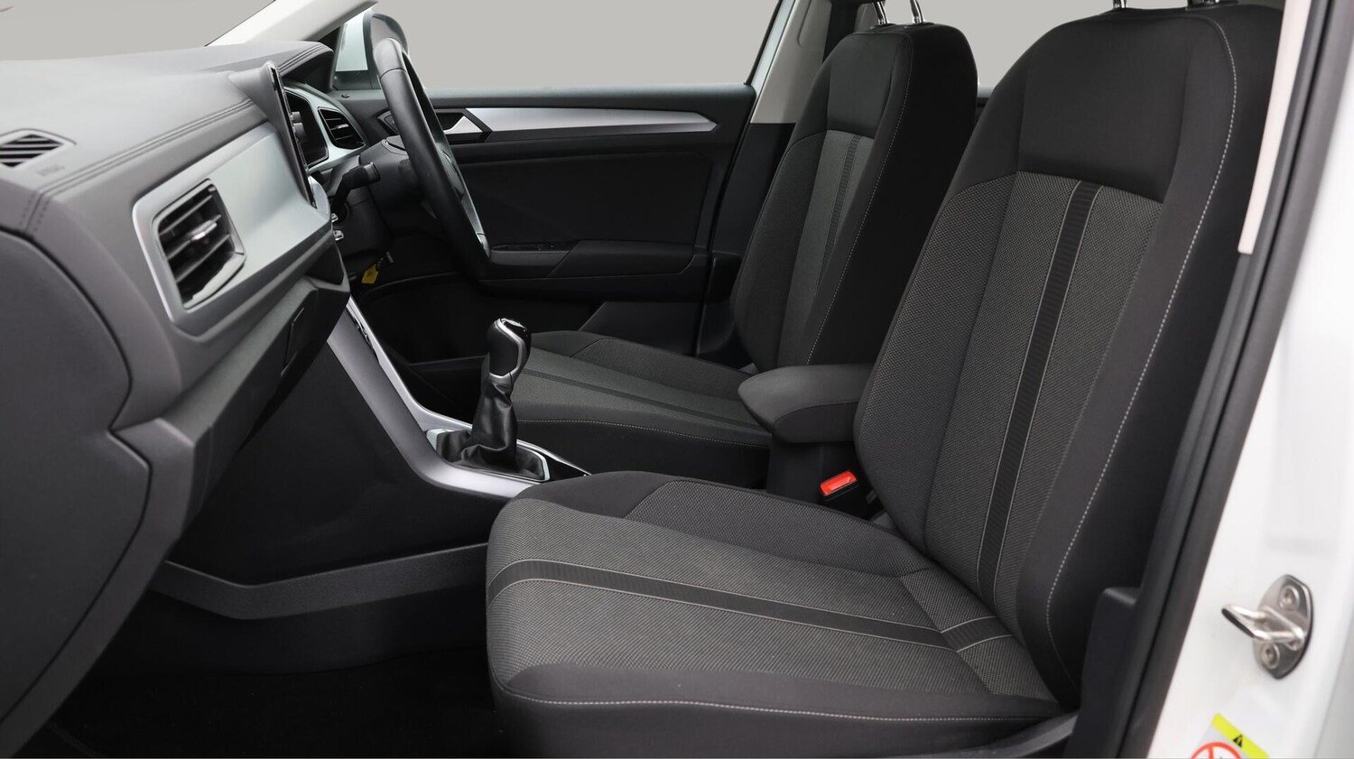 Used Volkswagen T-Roc for sale - 76728747: Photo 15