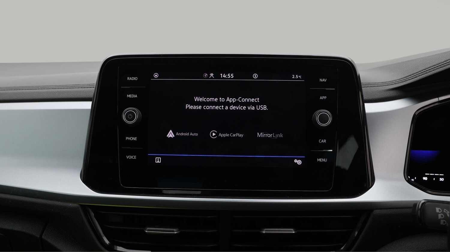 Used Volkswagen T-Roc for sale - 76728747: Photo 25