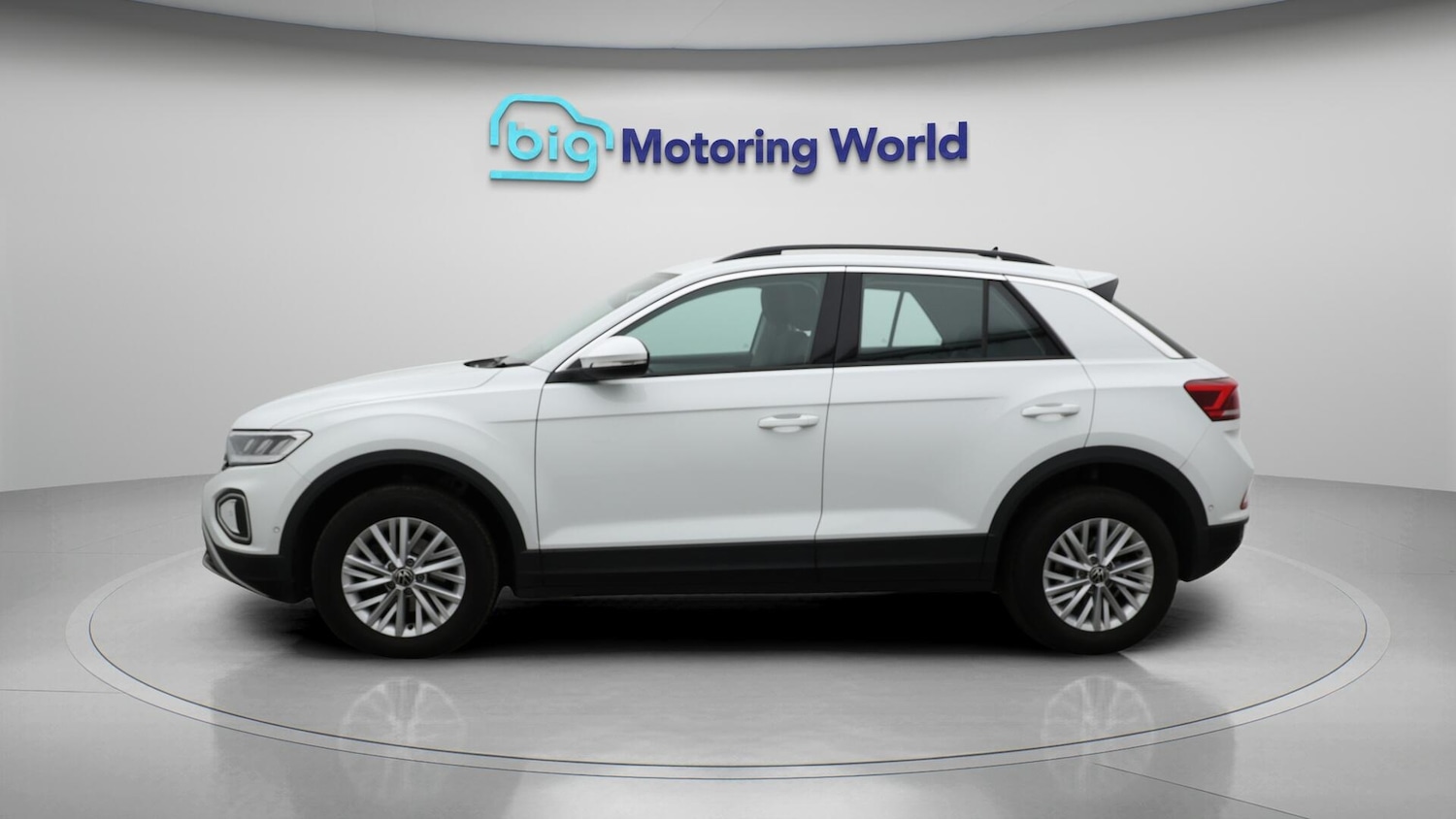 Used Volkswagen T-Roc for sale - 76728747: Photo 5