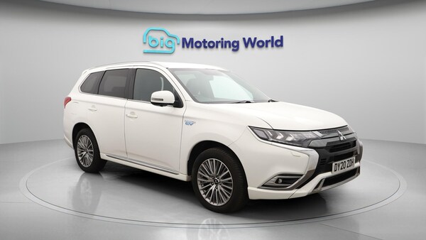 Used Mitsubishi Outlander 2020 for sale - 76307617: Photo 2