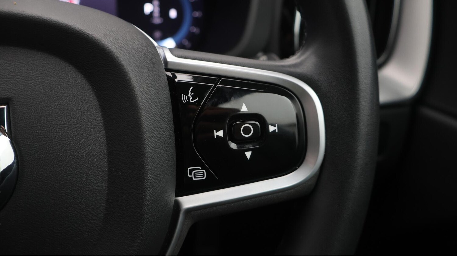 Used Volvo XC60 2022 for sale - 76550257: Photo 25