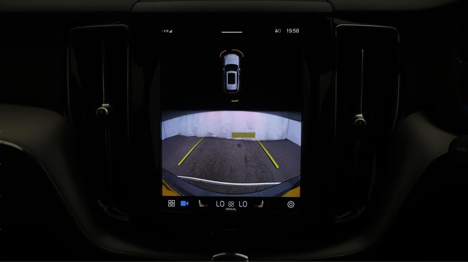 Used Volvo XC60 2022 for sale - 76550257: Photo 26