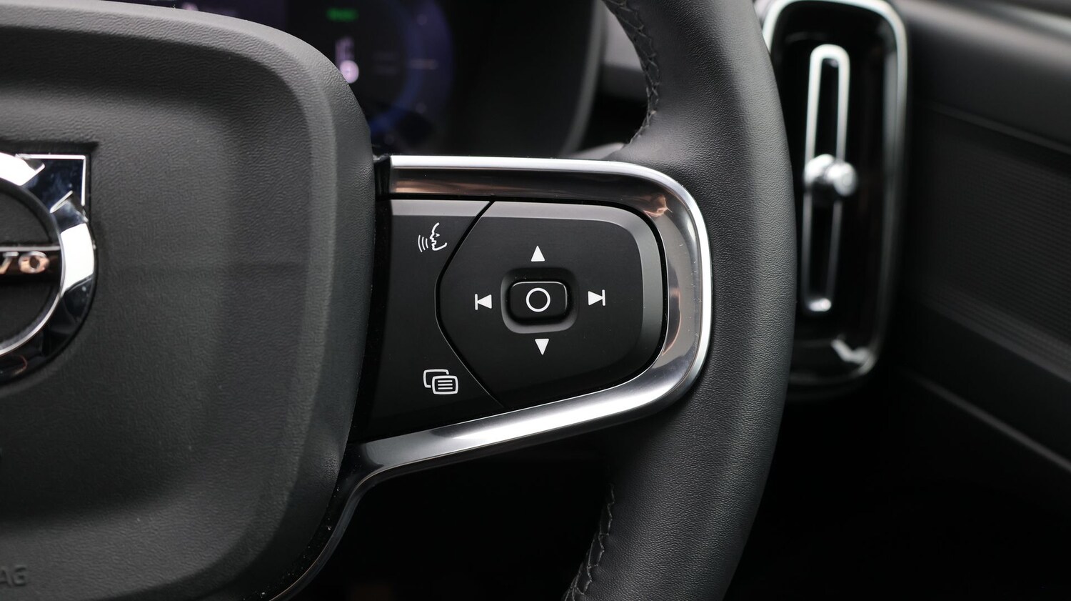 Used Volvo C40 2023 for sale - 77207265: Photo 24