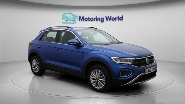 Used Volkswagen T-Roc 2022 for sale - 75976989: Photo 2
