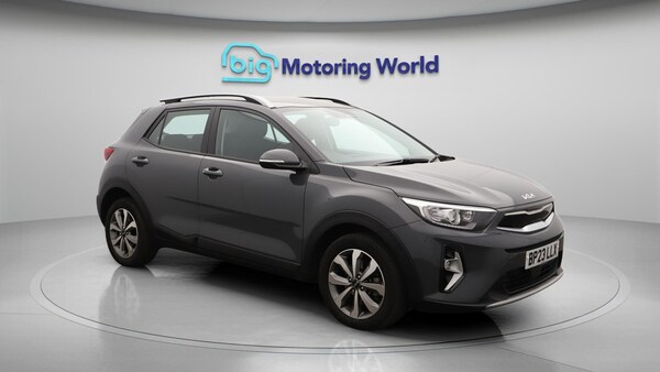 Used Kia Stonic 2023 for sale - 75290768: Photo 2