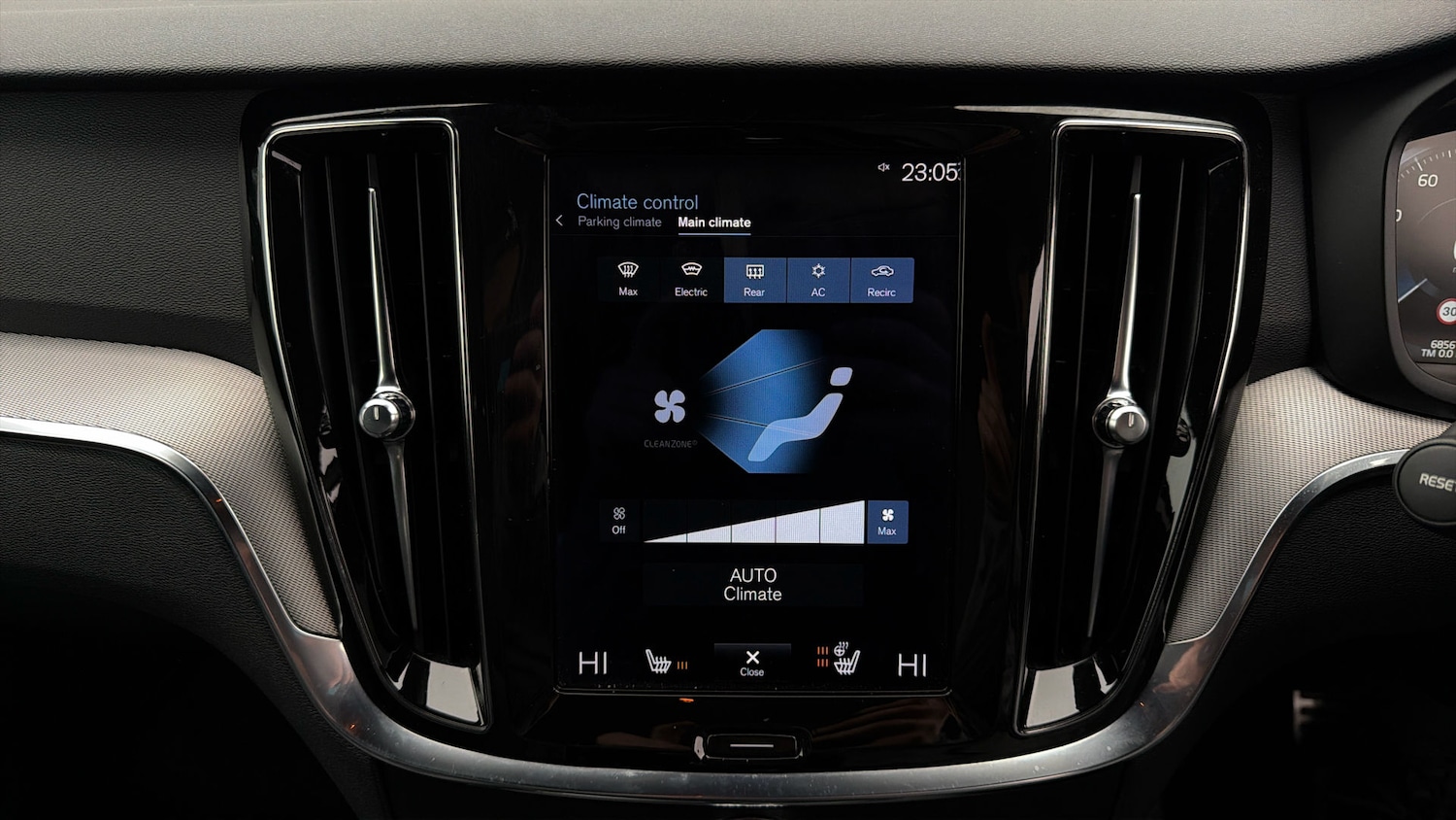 Used Volvo V60 2021 for sale - 77968460: Photo 11