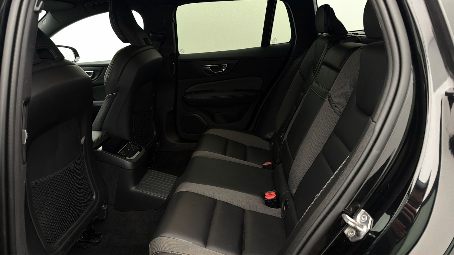 Used Volvo V60 2021 for sale - 77968460: Photo 15