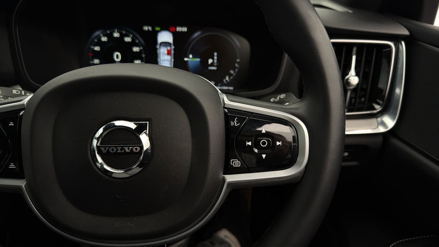 Used Volvo V60 2021 for sale - 77968460: Photo 24