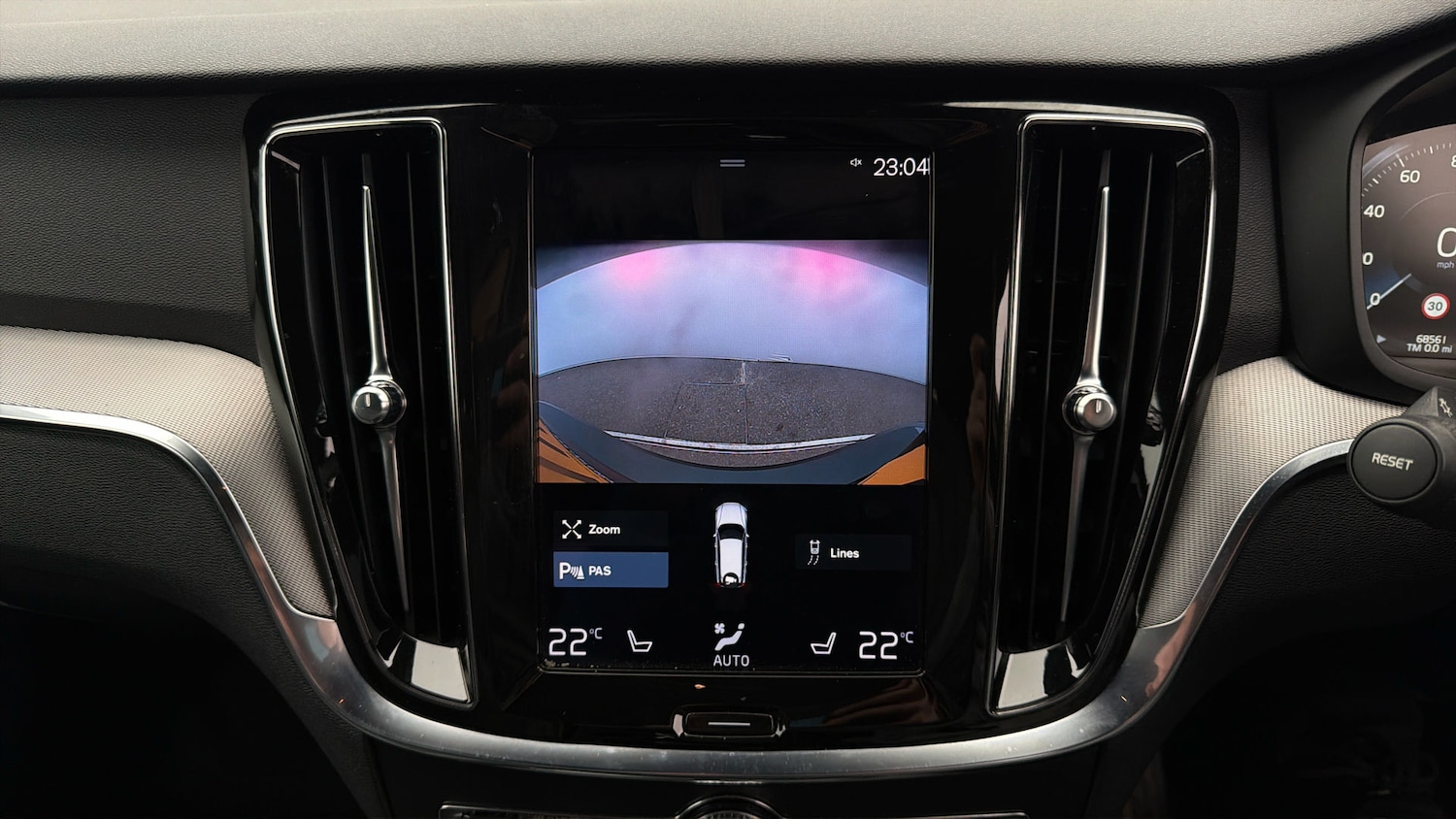 Used Volvo V60 2021 for sale - 77968460: Photo 27