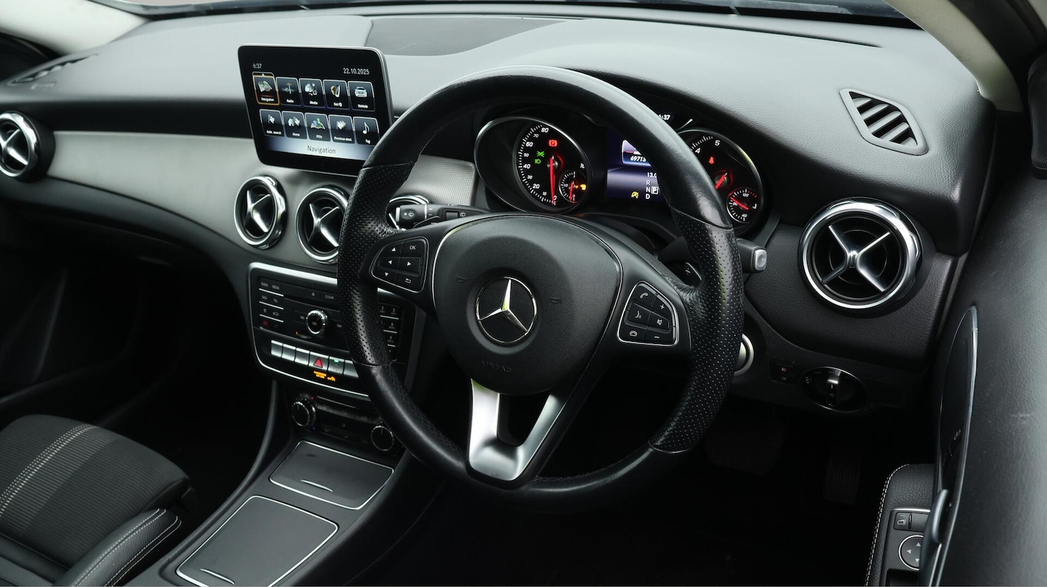 Used Mercedes-Benz GLA 2019 for sale - 76370432: Photo 10