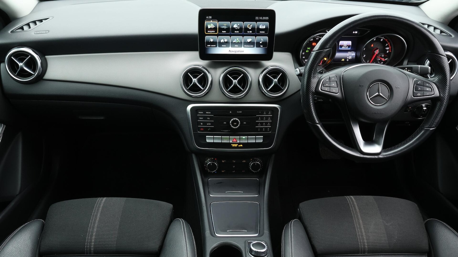 Used Mercedes-Benz GLA 2019 for sale - 76370432: Photo 14