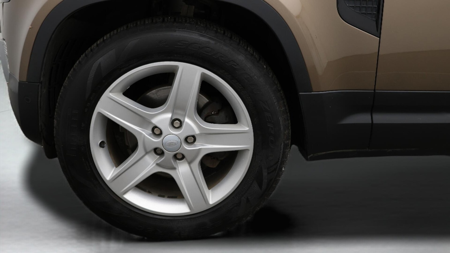 Used Land Rover Defender 2021 for sale - 76441117: Photo 19