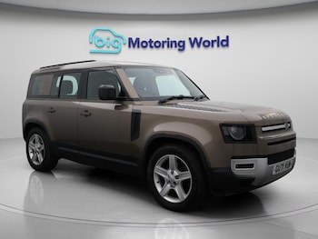 Used Land Rover Defender 2021 for sale - 76441117: Photo