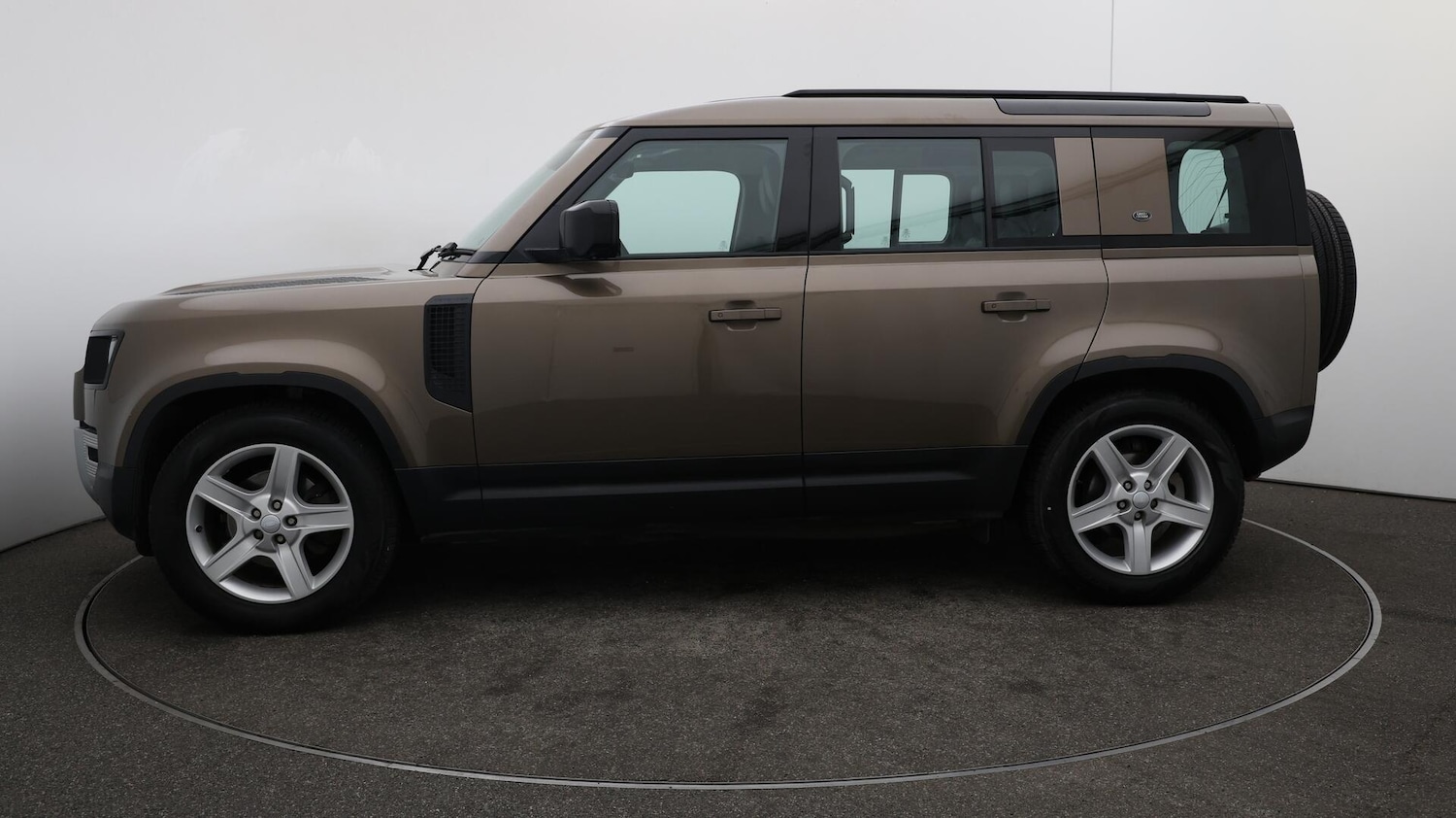 Used Land Rover Defender 2021 for sale - 76441117: Photo 66