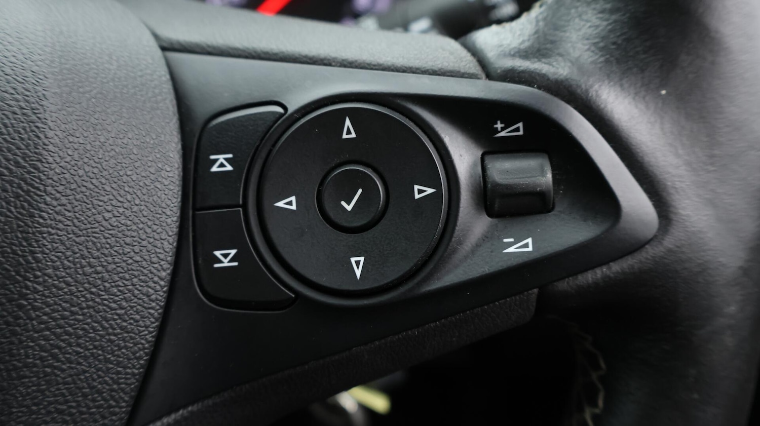 Used Vauxhall Astra for sale - 76498957: Photo 25