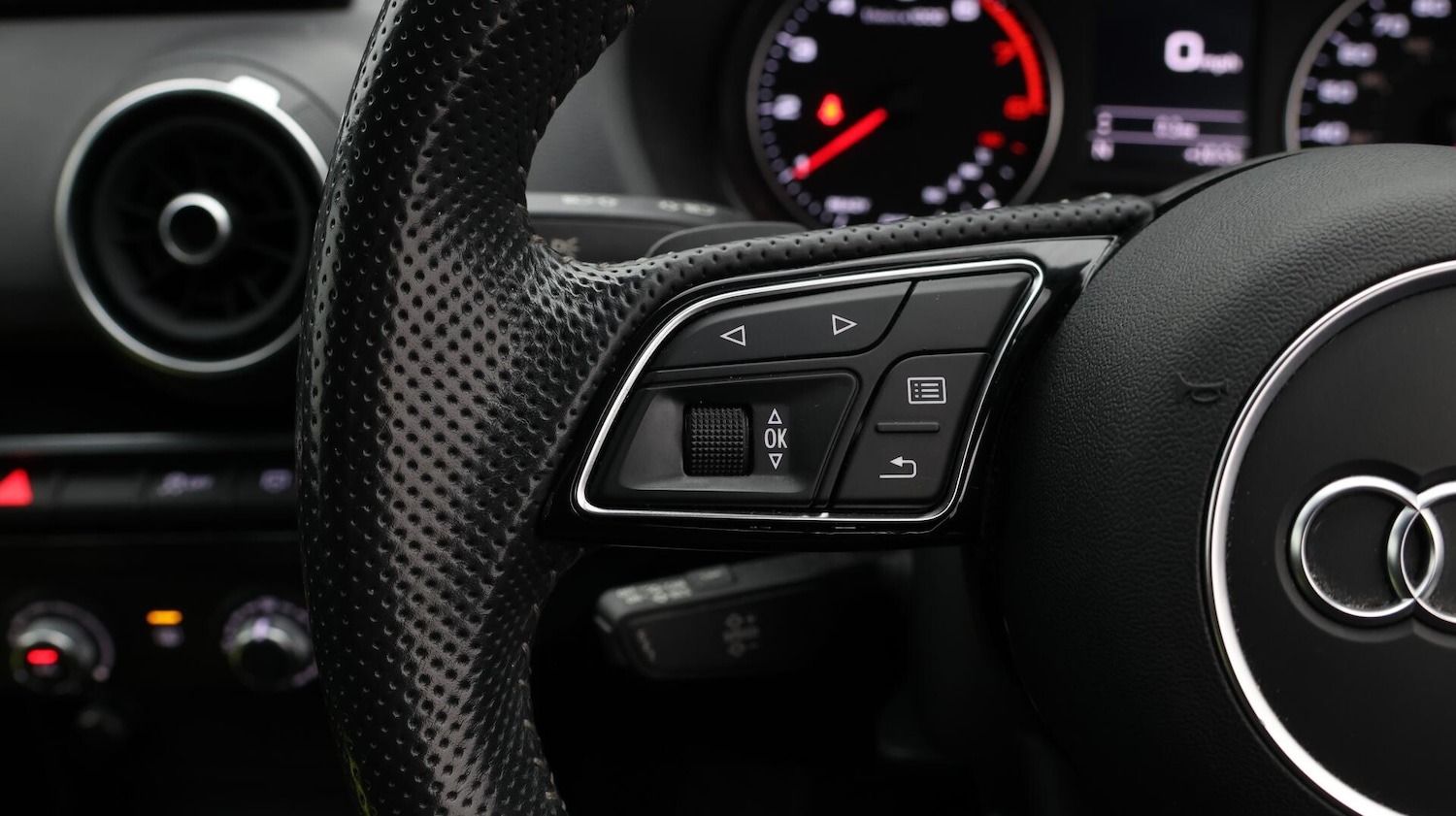 Used Audi Q2 2020 for sale - 76701933: Photo 25