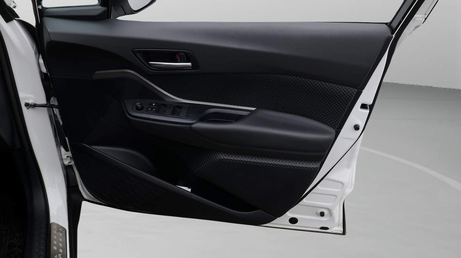 Used Toyota C-HR 2023 for sale - 77382823: Photo 15