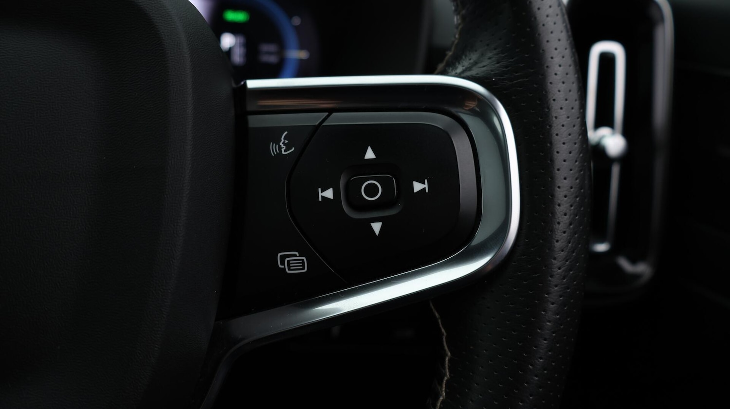 Used Volvo XC40 2021 for sale - 76122074: Photo 47