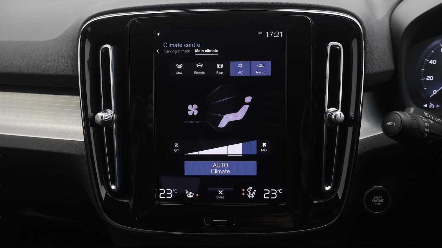 Used Volvo XC40 2023 for sale - 77831946: Photo 12