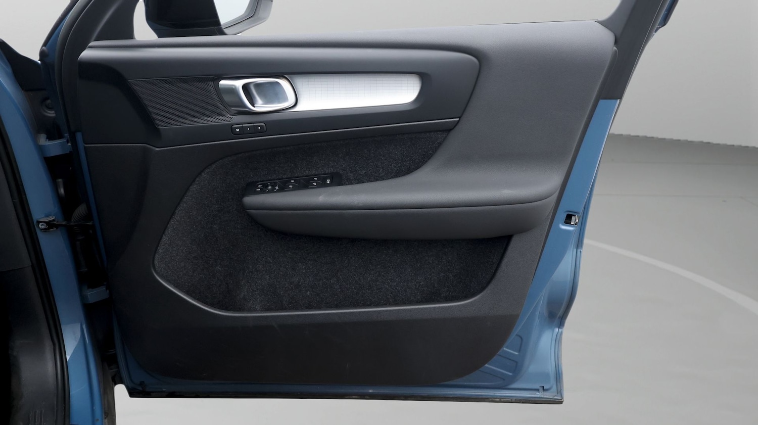 Used Volvo XC40 2023 for sale - 77831946: Photo 15