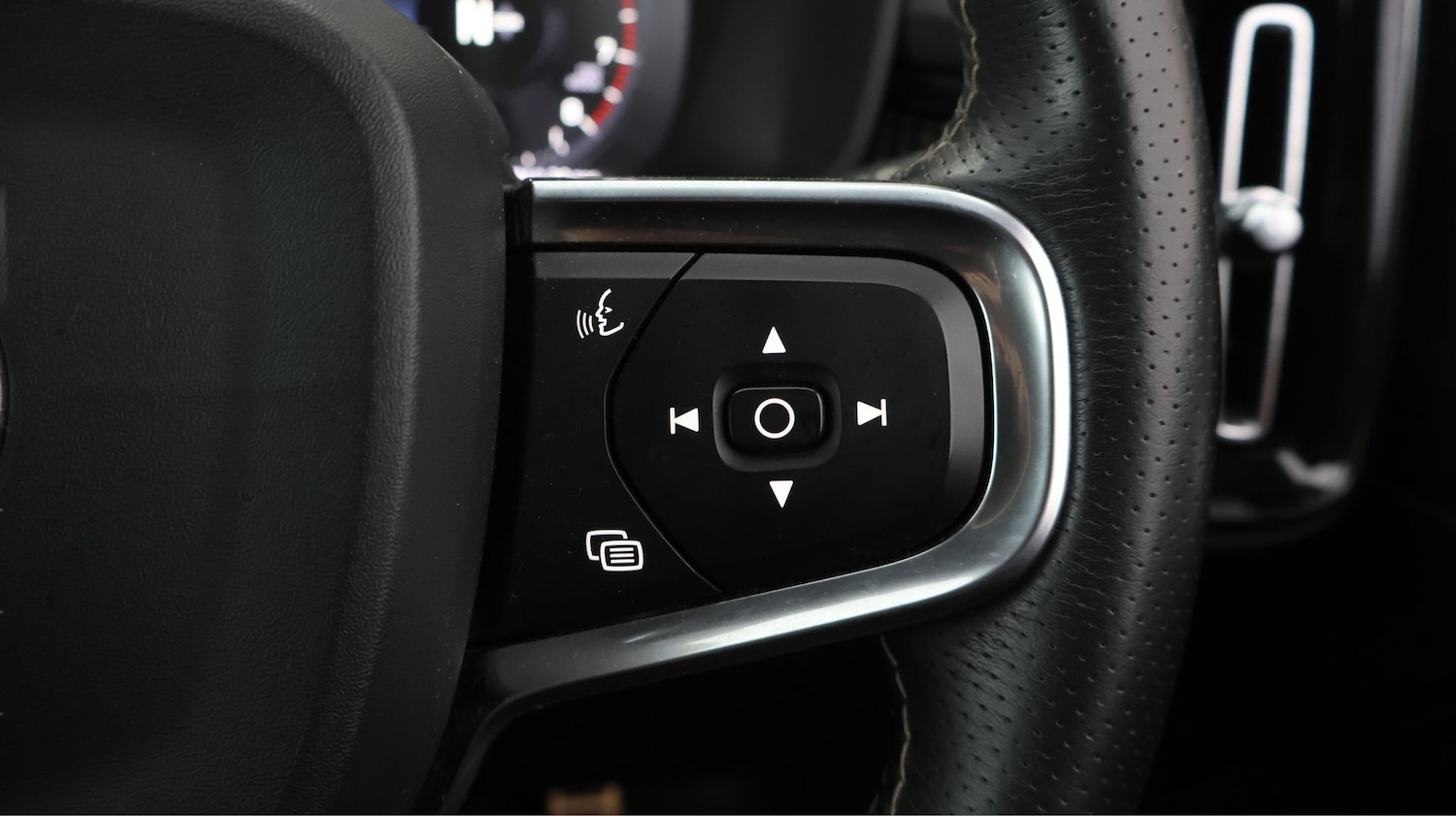 Used Volvo XC40 2019 for sale - 77935947: Photo 24