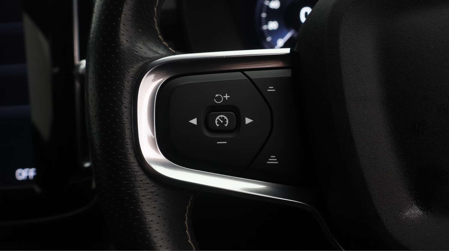 Used Volvo XC40 2021 for sale - 76371600: Photo 26