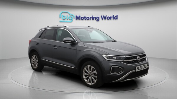 Used Volkswagen T-Roc 2022 for sale - 76073154: Photo 2