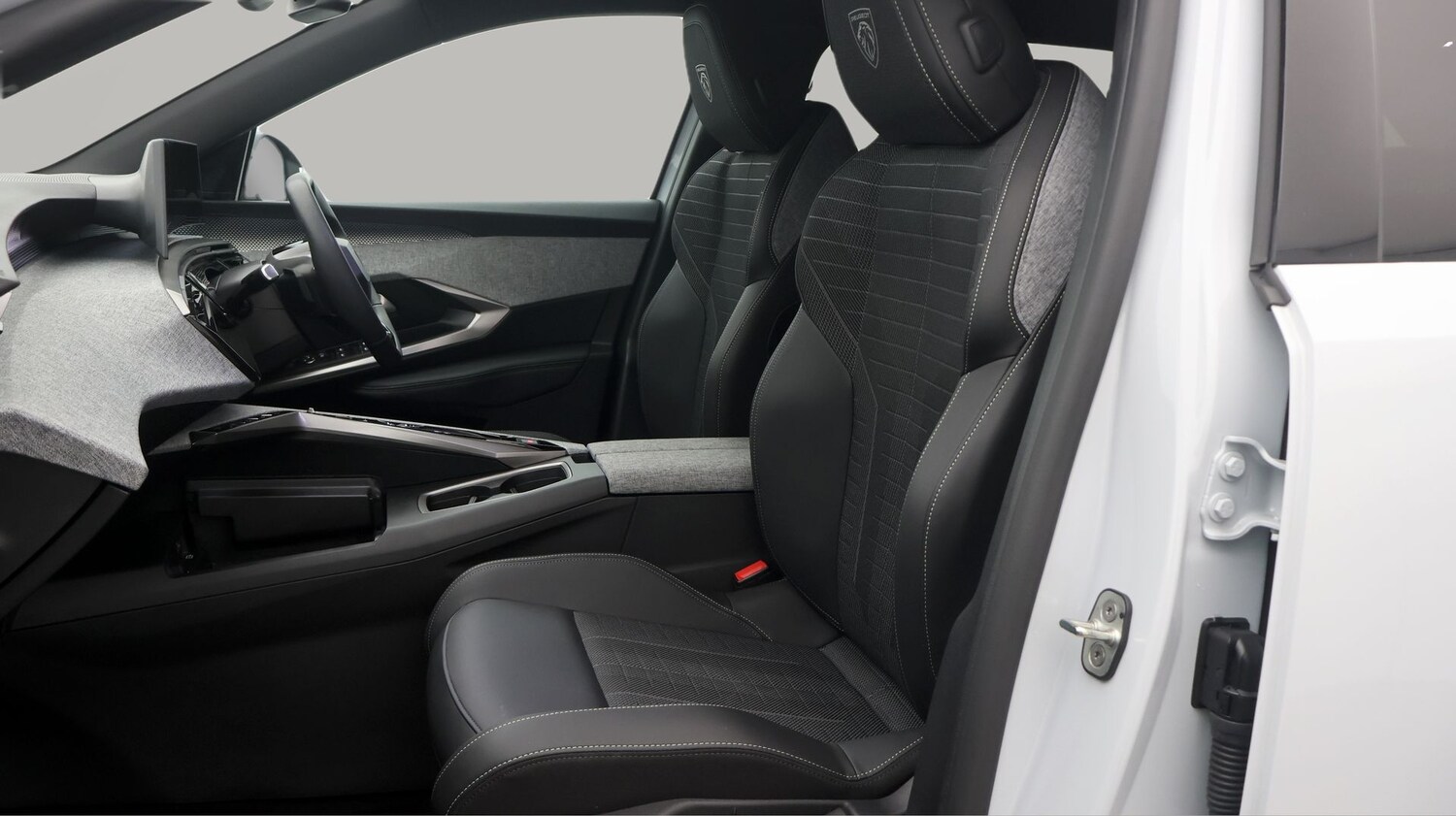 Used Peugeot 5008 2025 for sale - 77371057: Photo 14