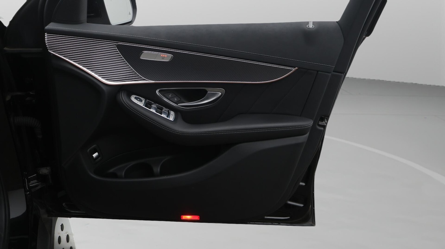 Used Mercedes-Benz EQC 2023 for sale - 76472578: Photo 16