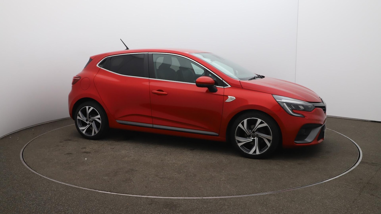 Used Renault Clio 2021 for sale - 76109172: Photo 32