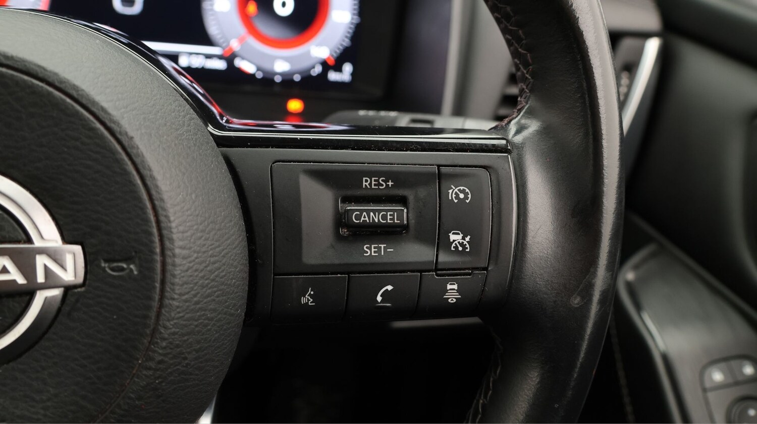 Used Nissan Qashqai for sale - 77492296: Photo 23