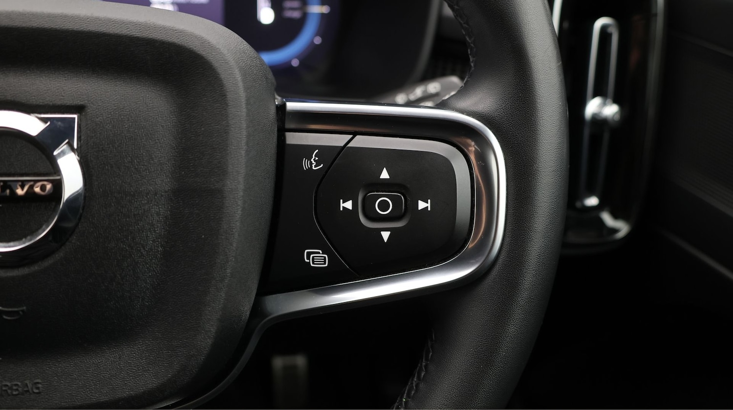 Used Volvo XC40 2022 for sale - 77796948: Photo 24