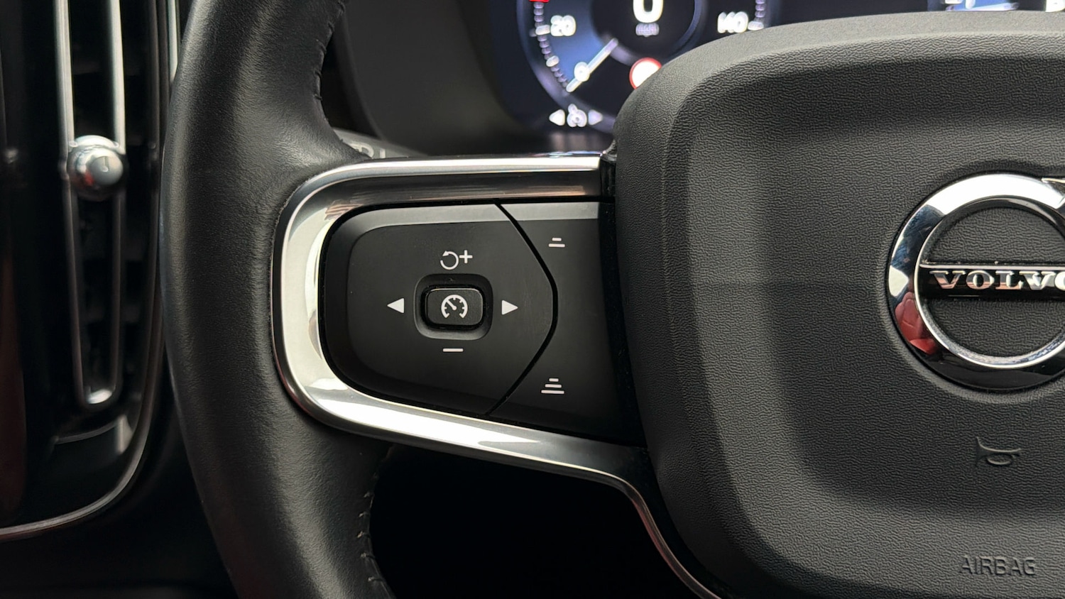 Used Volvo XC40 2019 for sale - 77848184: Photo 22