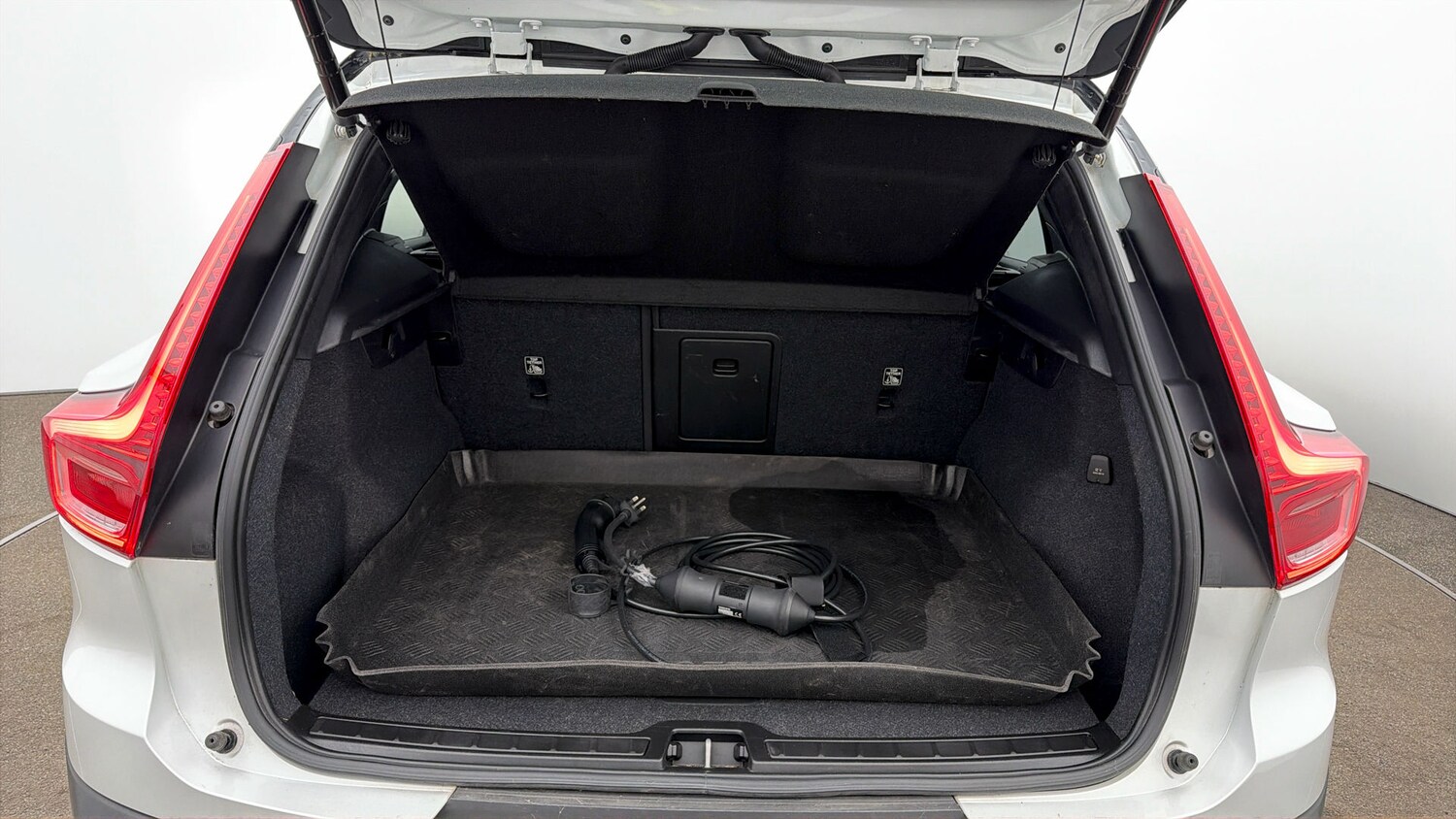 Used Volvo XC40 for sale - 77802192: Photo 16